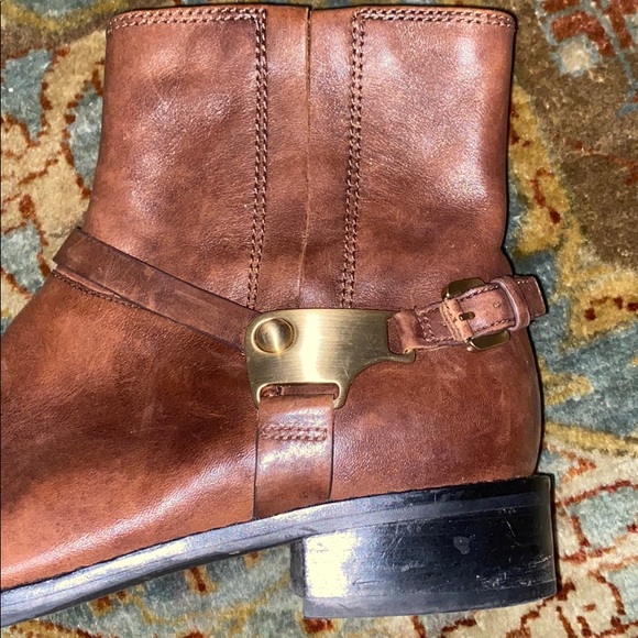 Brown leather booties - Picture 2 of 6